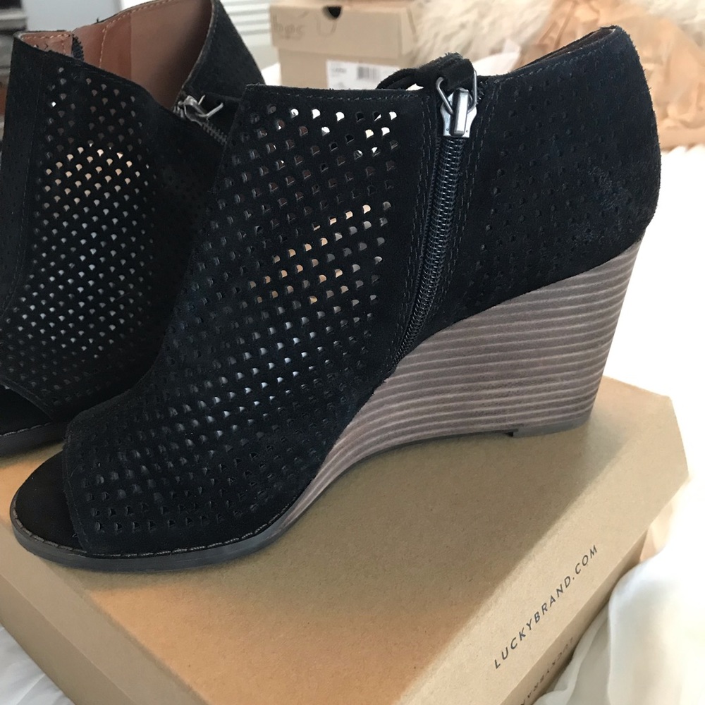 🆕 Lucky ♣️ 3” Suede Shoe